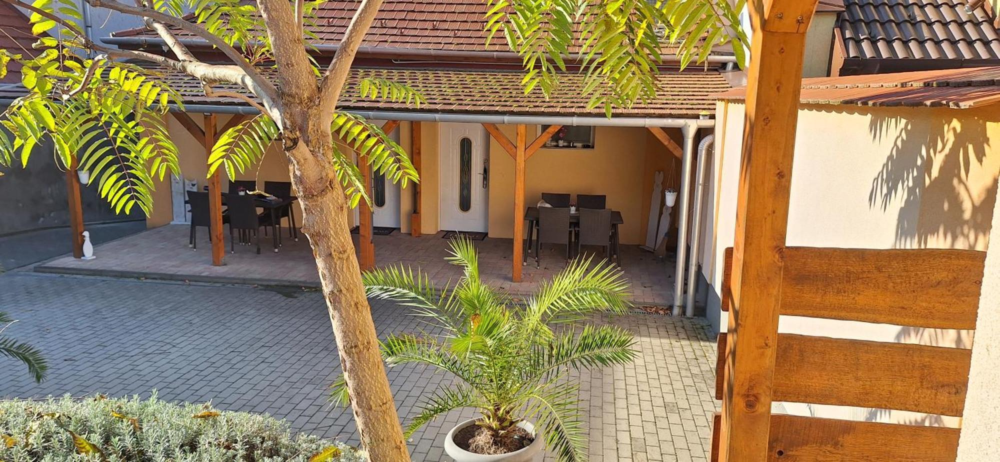 Paradise Apartmanház Eger Bagian luar foto