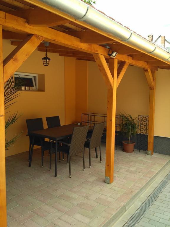 Paradise Apartmanház Eger Bagian luar foto